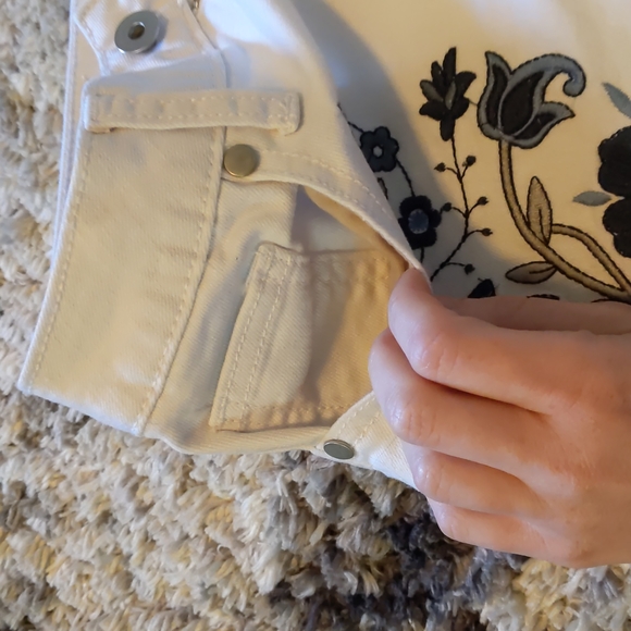 Altar'd State XS floral white jean skirt - Picture 6 of 9